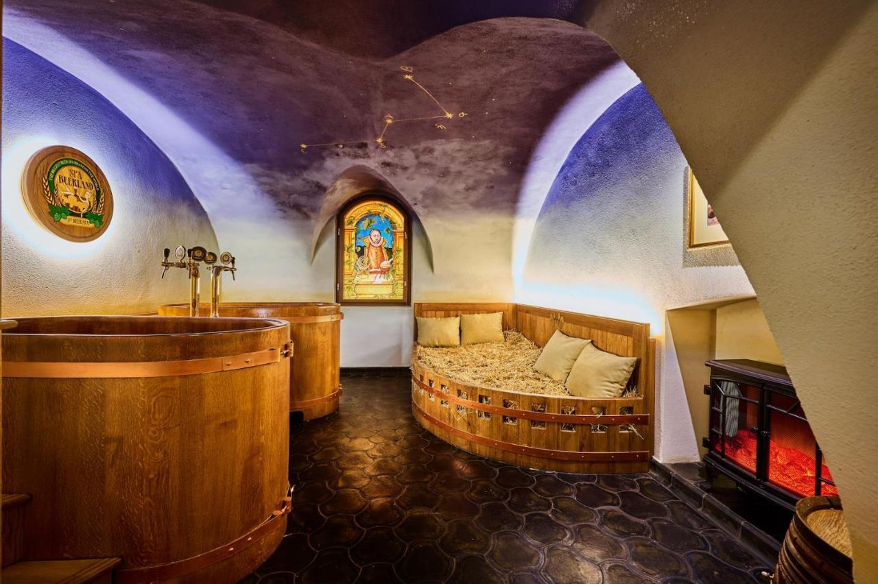Spa Beerland Chateaux - U Zlate Hrusky / At Golden Pear Prag Eksteriør billede